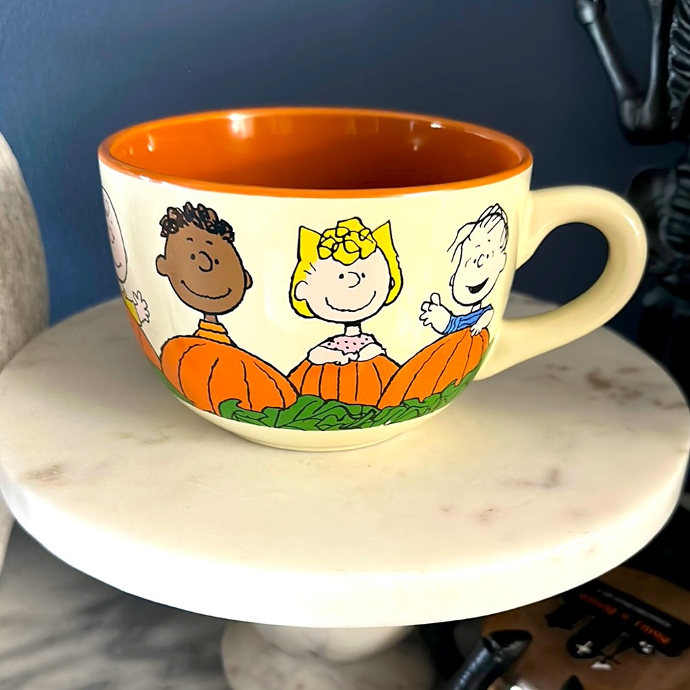 Peanuts Snoopy pumpkin patch soup Mug with Orange Interior